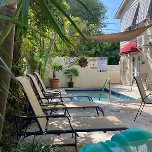 Authors Gasthuis Key West